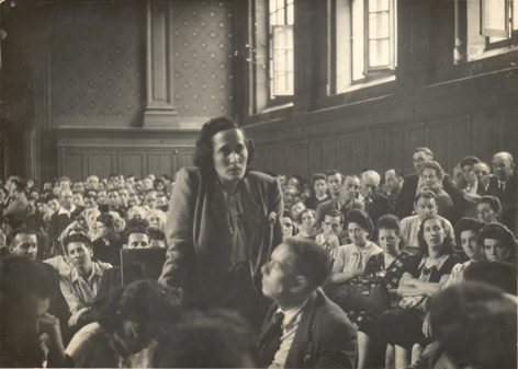 Mercedes Núñez témoignant au procès Bach à Carcassonne 27.07.1945 Archives Pablo Iglesias Núñez .jpg